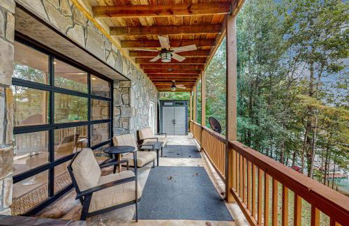 Lakefront Cabin Sleeps 14 - 2 Level Dock - Sun Deck - Foto 25