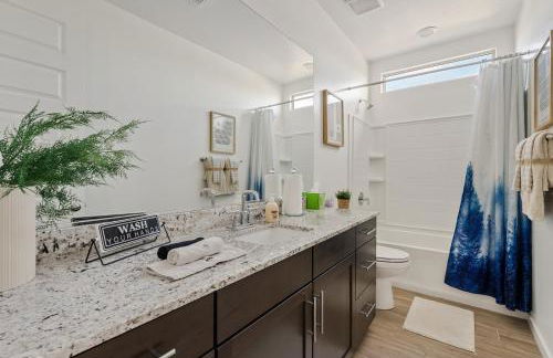 Luxe Queen Creek Home with Pool, Yard, Work Station - Photo 16