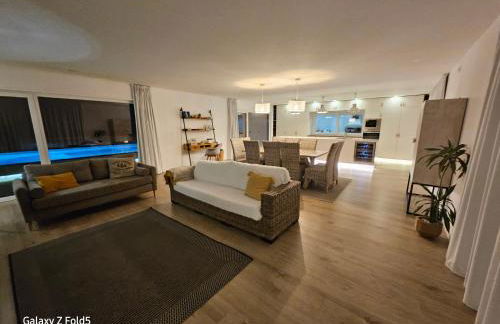 One of a Kind #PDL Luxury Retreat - Photo 8