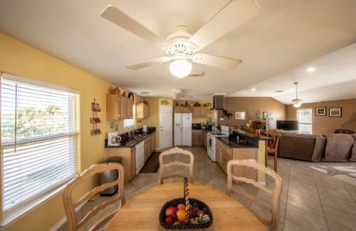 Relax at our Beach Haven - Pet Friendly - Foto 9