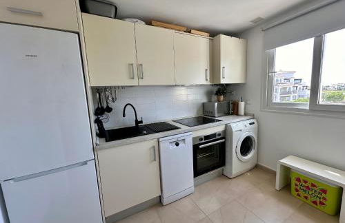 Stunning apartment with a beautiful pool/lake view - Foto 28