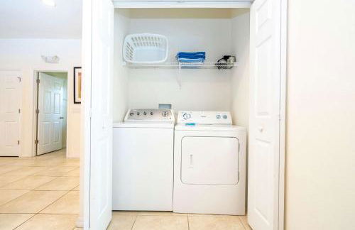 Spectacular House with 3BR - Private Pool, BBQ - Minutes from Disney! - Foto 41