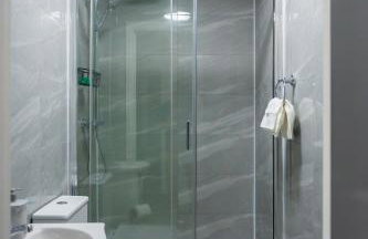 Beautiful Modern Home in London, Free Parking, Family Home, Sleeps 9, Close to Railway Station - Foto 52