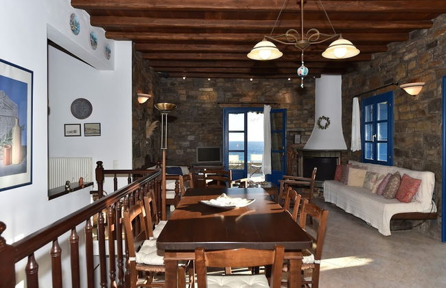 Sophia Villa Paros - Beachfront Villa at Lolantonis - Photo 29