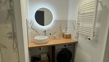 Fully renovated studio, steps from beach with a sunny terrace and free wifi - Foto 5, towels, Shower