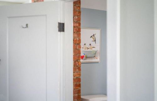 Jefferson & Grounds 3BR Steps from HWS and Hot Tub - Foto 23