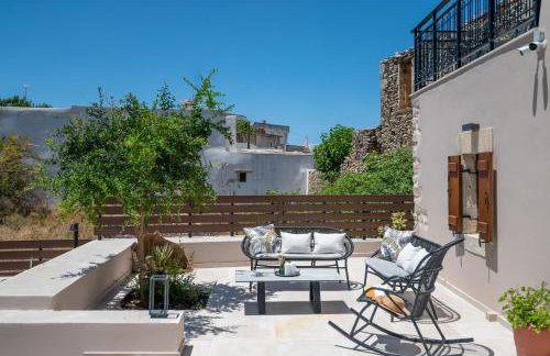 Pavlina Villa , a hidden gem with heated pool and ping pong! - Photo 53