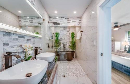 Friendly Fox Luxury Pool & Spa House Near Downtown & Beach - Foto 25