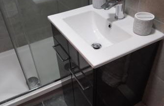 Modern 2 Bed Apartment, Desborough, Kettering, Sleeps 5, Free Parking, WIFI, Ideal for Contractors, Professionals, Families and Relocations - Photo 25