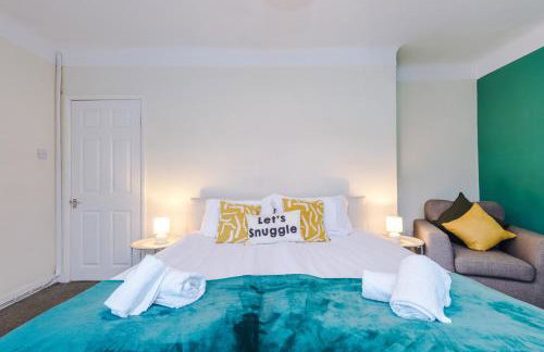 3BR Home Sleeps 6 Perfect for Short and Long Term Stays - Foto 3