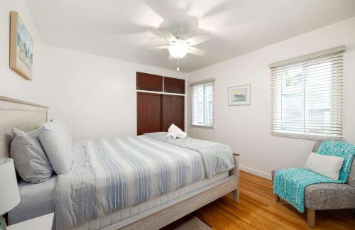 10 Min to the Beach Colorful Home Huge Yard - Foto 27