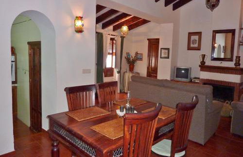 Family Stay with Private Pool - Foto 3