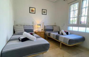 South facing Los Dolses bungalow - comm pool LD186 - Foto 25