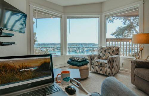 Historic Bay Front! Views of the Marina! Walk to Everything! Unit 1 - Photo 3