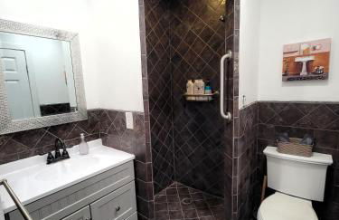 Two bedroom private guesthouse in great location Close to Melrose Hollywood sign and attractions - Foto 13