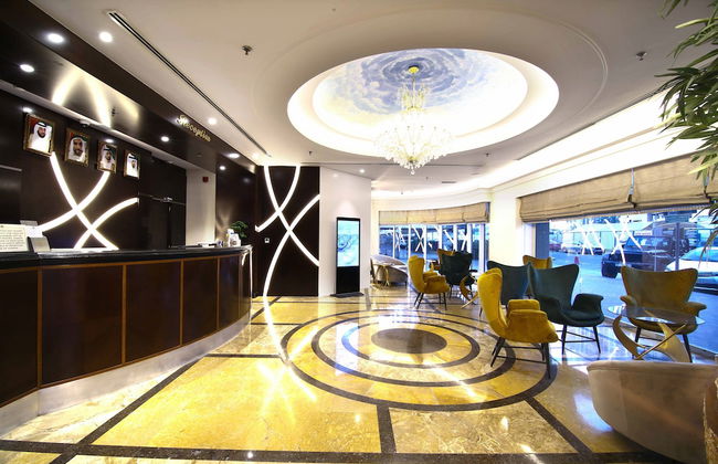 Number One Tower Suites - Photo 4