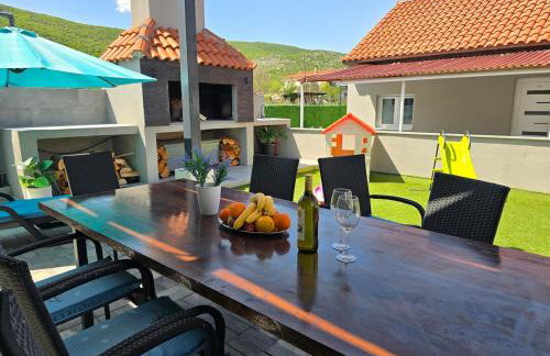 Grey House with heated pool Kričke Drniš - Foto 39