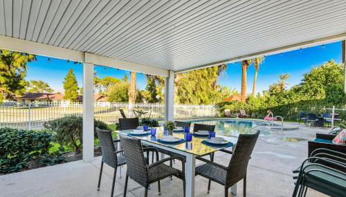 Desert Pool House: Sun, Swim, Sip & Stay - Foto 4, Garden, sunbed