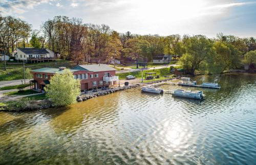 1BR Fife Lake Haven with Fire Pit & Hot Tub - Foto 32