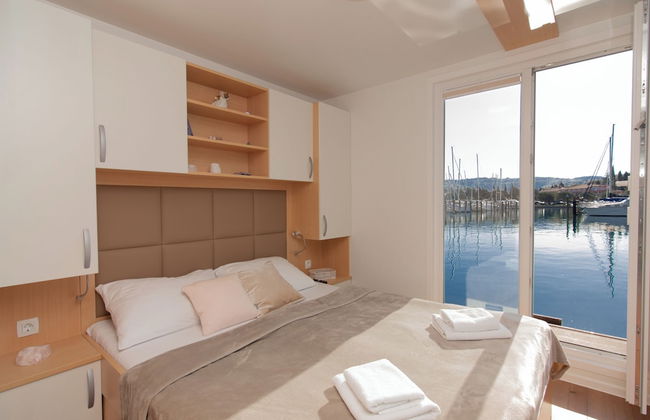 Eldamar Floating House - Photo 1