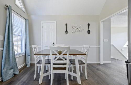 Plan A Trip To The Lake In This Open Air Cozy Home - Photo 9