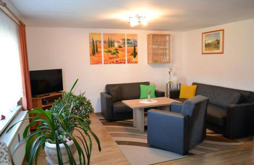 Ferienhaus mitten in der Natur, separater Eingang, Garten - Foto 8