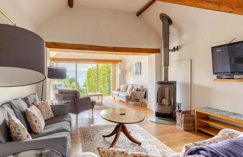 Spacious farmhouse with stunning valley views - Foto 37