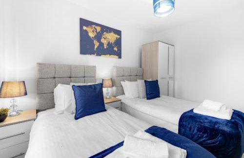 Modern 4 Bedroom House With Parking in Farnham Royal, Slough By 360stays - Foto 23