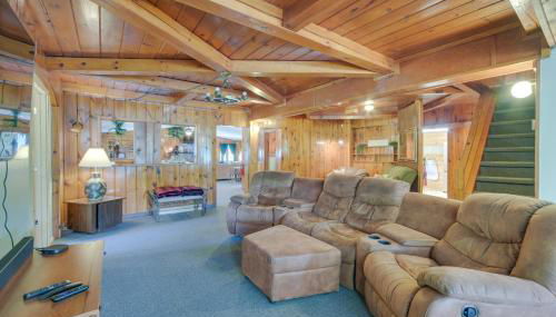 Spacious Winter Retreat with River Access and Kayaks! - Foto 4