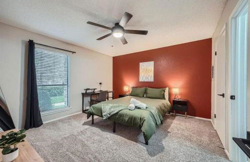 Your Chill 2B Getaway - 10min to DTWN - W/D, Pool, Prkg - Foto 33