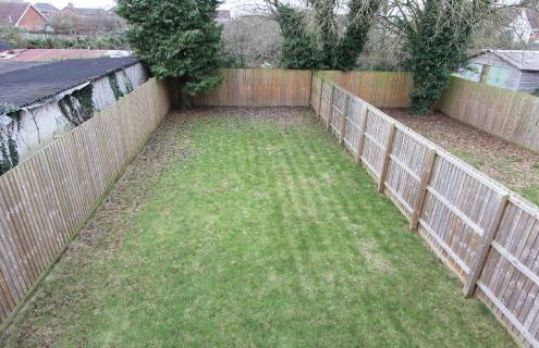 Newark area - modern 3 bedroom semi with free off road parking for 2 vehicles - Photo 8