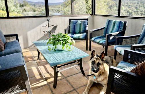 Pet Friendly Fantastic Secluded Cottage with Hot-tub in Rainbow, California - Foto 12