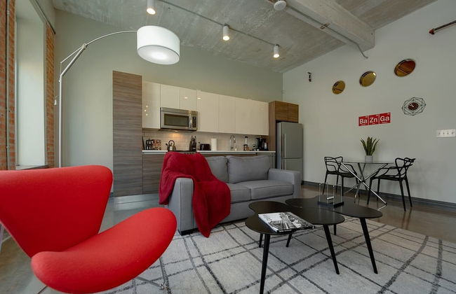 Gorgeous 1 Bedroom in Historic Building, Downtown - Photo 4