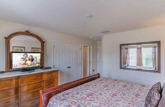 2633 Trafalgar Village - Photo 4