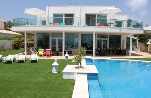 Breathtaking Villa with infinity pool over the sea - Foto 46
