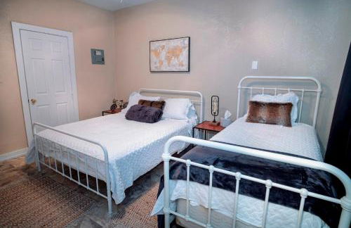 Cozy Downtown Guest House 2br/1ba Sleeps 8 - Foto 24