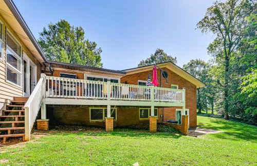 Golf Course Views and Games Galore - Vine Grove Gem! - Foto 33