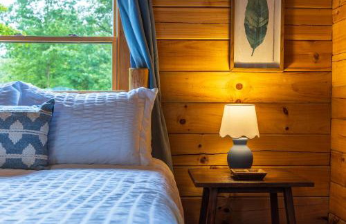 Family Friendly ~ Hocking Hills Cabin ~ Close to Caves, w/Wifi - Foto 3