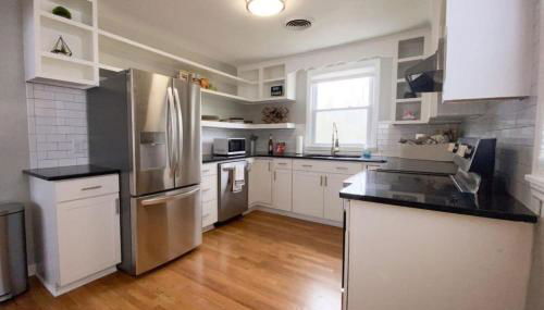 New Listing The Playhouse with Spa Games & More - Foto 4