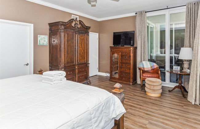 Shoreline Towers 1124 3 Bedroom Condo by RedAwning - Photo 13