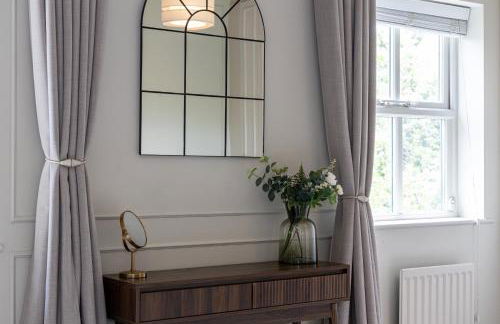 Luxury Spacious 3-Bed City Oasis Just 10 Mins from Centre with Free Parking - Foto 24