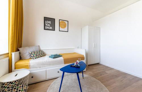 D52 - DAS BUSINESSAPARTMENT --- 2 Minuten vom Flughafen entfernt - Foto 13