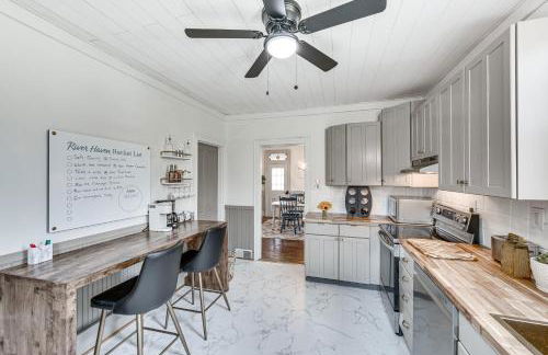 Pet and Family Friendly! Home with Fenced Yard and Deck - Foto 8