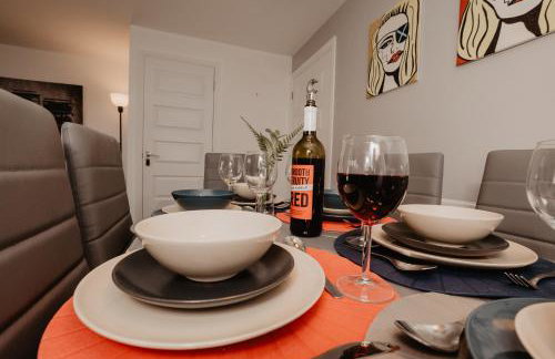 Coyle House, 3 bed,Corby, super kings or twins, driveway, free wi-fi, corporates welcome - Foto 2