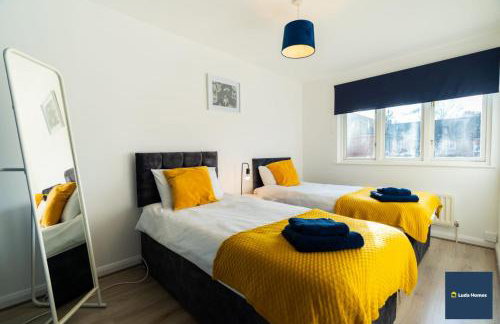 Camberley Spacious and Comfy 3 Bedroom Home, Next to Frimley Hospital with Parking - Foto 10