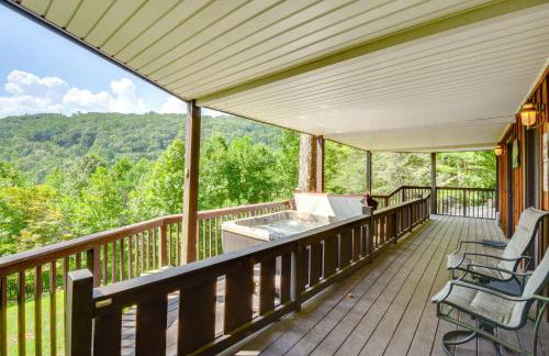 Mountain Cabin with Covered Decks and Fire Pit! - Foto 28