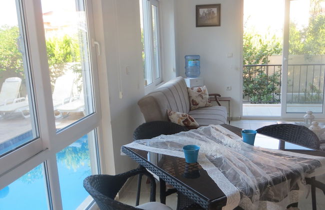 Villasevval-sleeps8-pool-bbq-ac-neartown - Photo 32