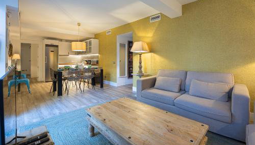 4BR Private Garden - Best Location for Families - Foto 1