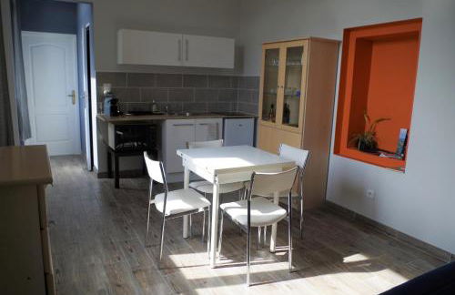 2 pièces dans ancien petit corps de ferme - Foto 6