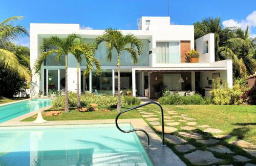 Casa de Praia em Interlagos - 4 suítes a poucos metros do mar - Foto 1